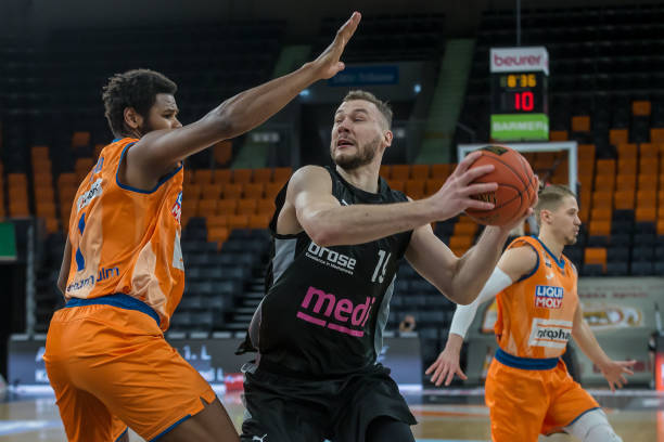 对于马亚来 对于马亚来