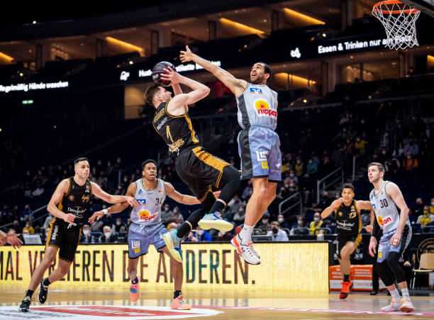 不断调整与 不断调整与