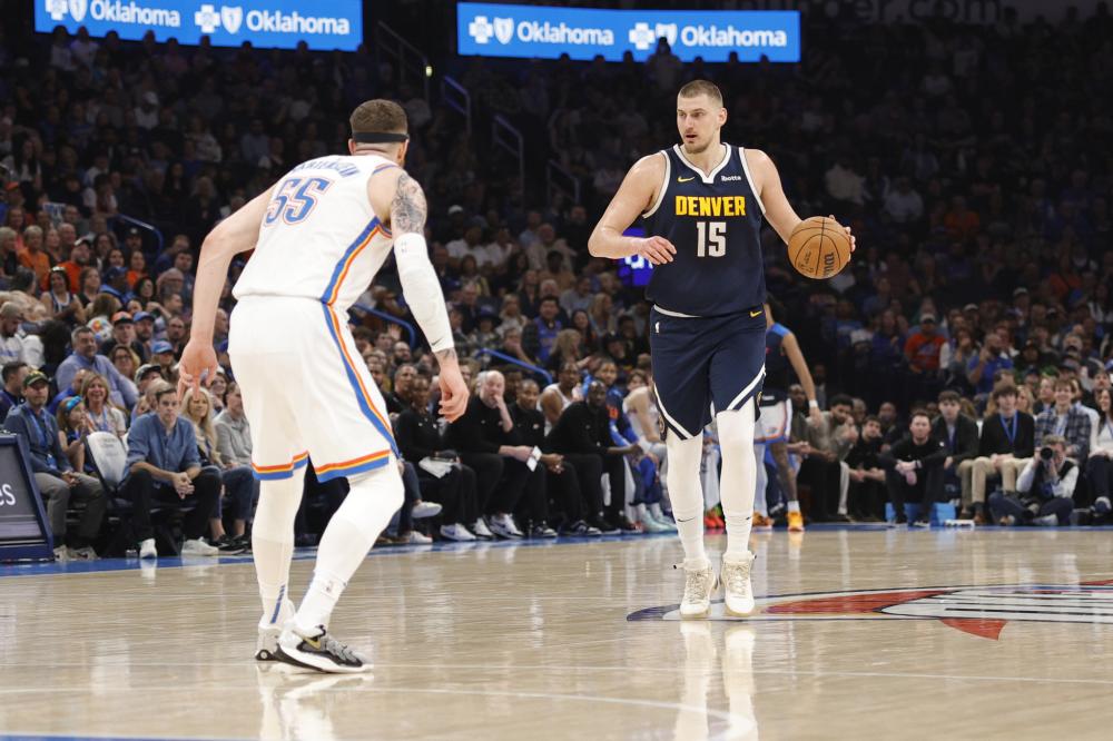 深的后防球 深的后防球